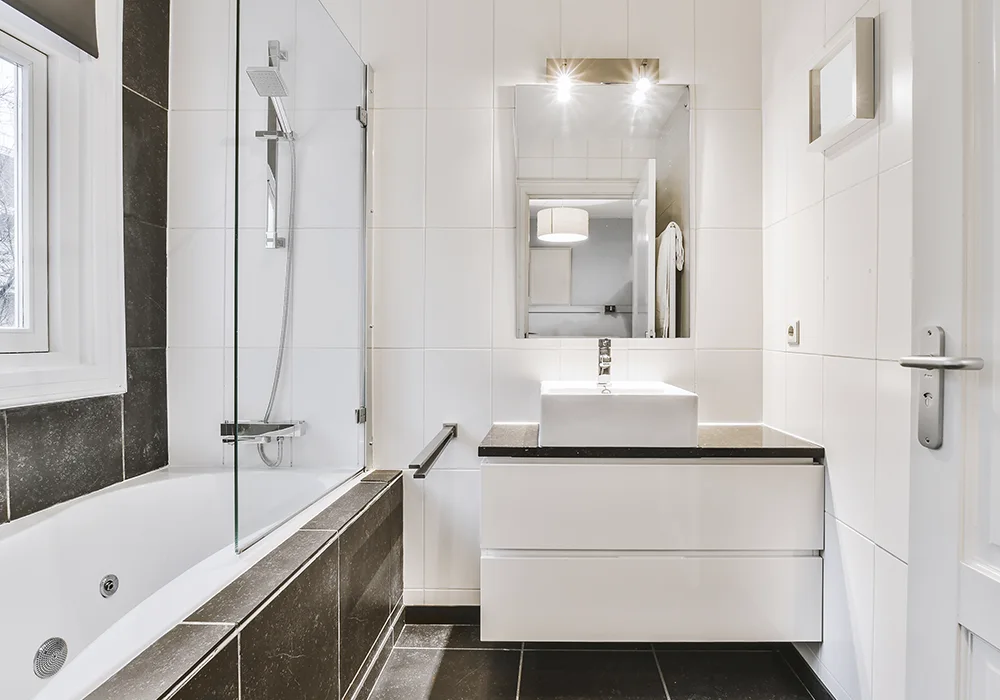 Spotless bathroom after a deep cleaning